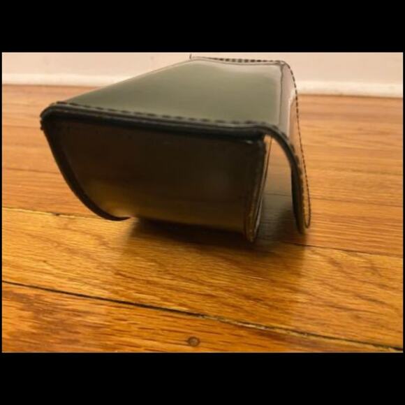 MARC by Marc Jacobs Large Black Sunglasses Hard Case - Picture 2 of 7